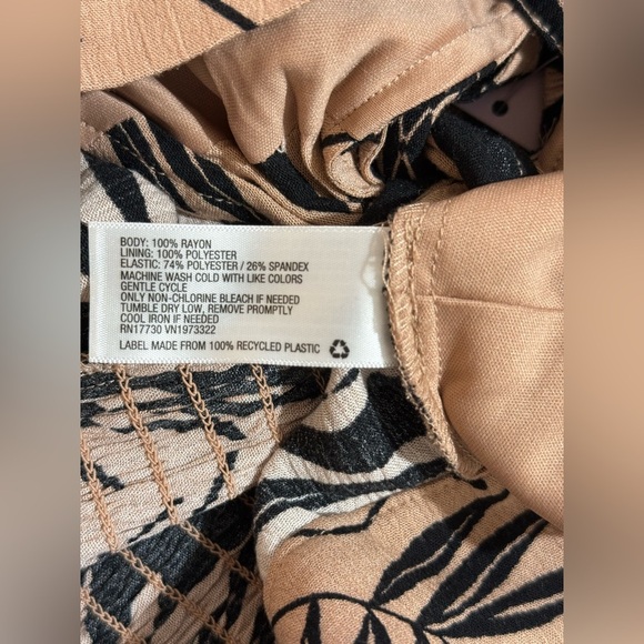 Wild Fable Black and Tan Tie-Front Crop Top - Picture 4 of 4